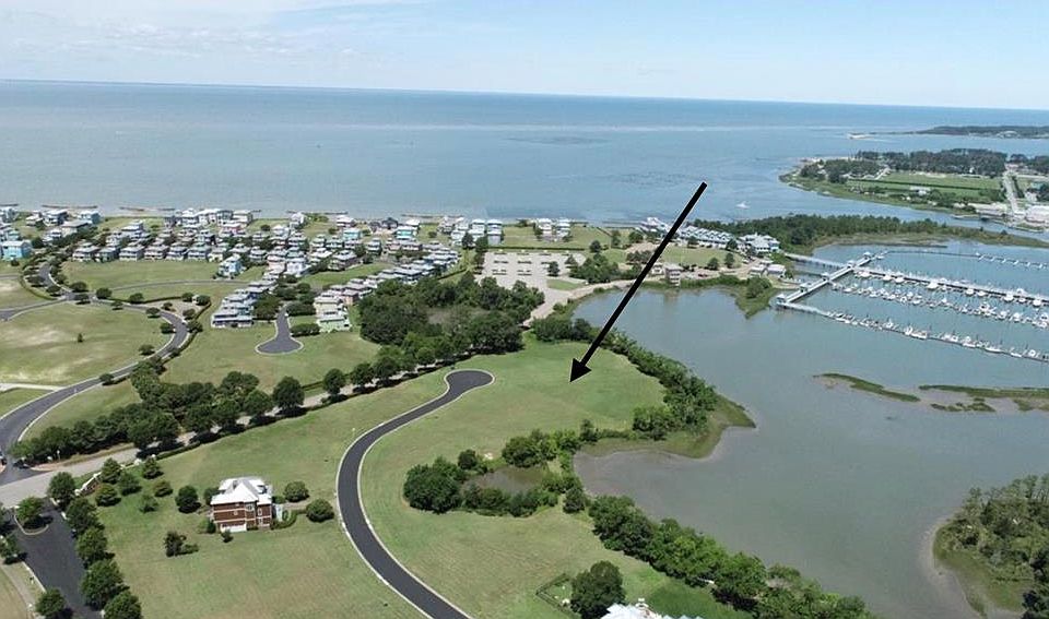 1st image of 10 Waters Edge Dr