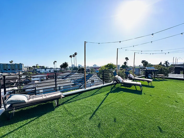 218 N Coronado St #216-1/2 — Photo 32