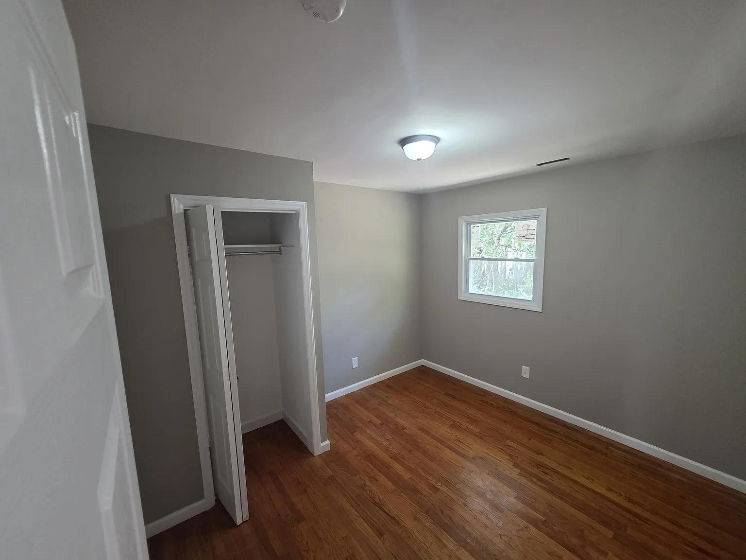 2 bed, 800 sqft, $1,200 — Photo 3