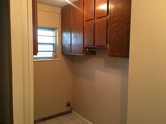 5th image of 829 Vaquero St