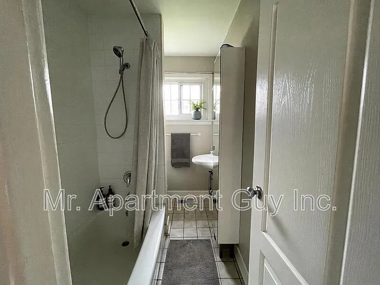 97 Wood St #1 — Photo 4