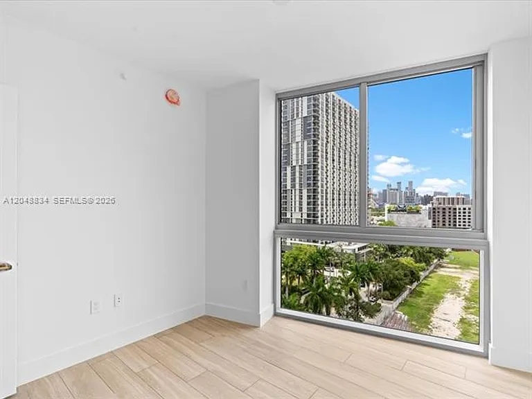 90 NE 32nd St #CU-901 — Photo 25