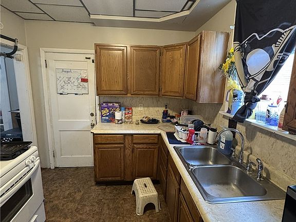 5th image of 1372 Traymore Ave