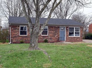 552 Blossom Rd, Louisville, KY 40229