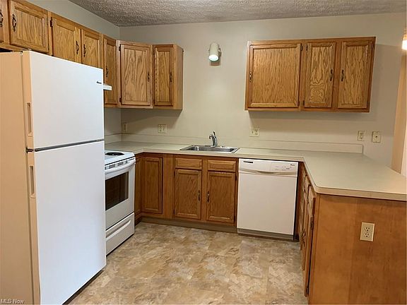 4th image of 1825 5th St