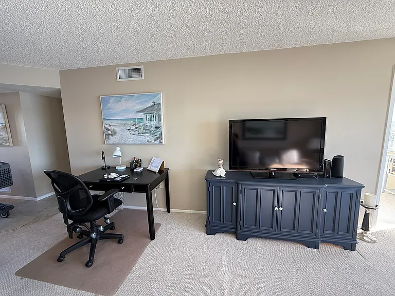 4750 Cove Cir #302 — Photo 10