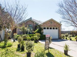2814 Game Lake Dr, Irving, TX 75060