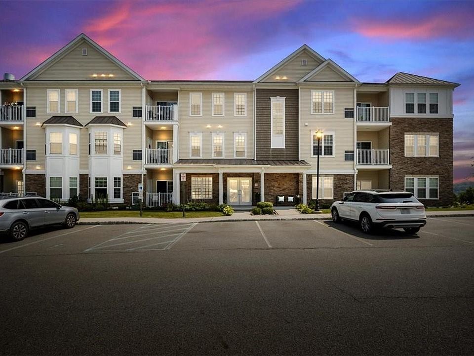 1st image of 15 Dickinson Place #3714