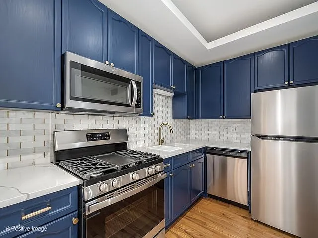 212 W Washington St — Photo 2