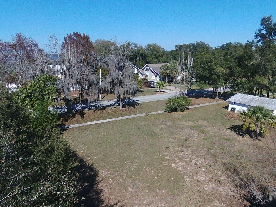 2nd image of 575 W Minneola Ave