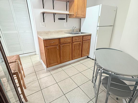 4th image of 1503 Meridian Rd #A