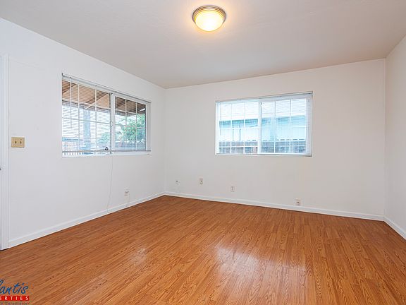 2nd image of 80 Sunset Ct