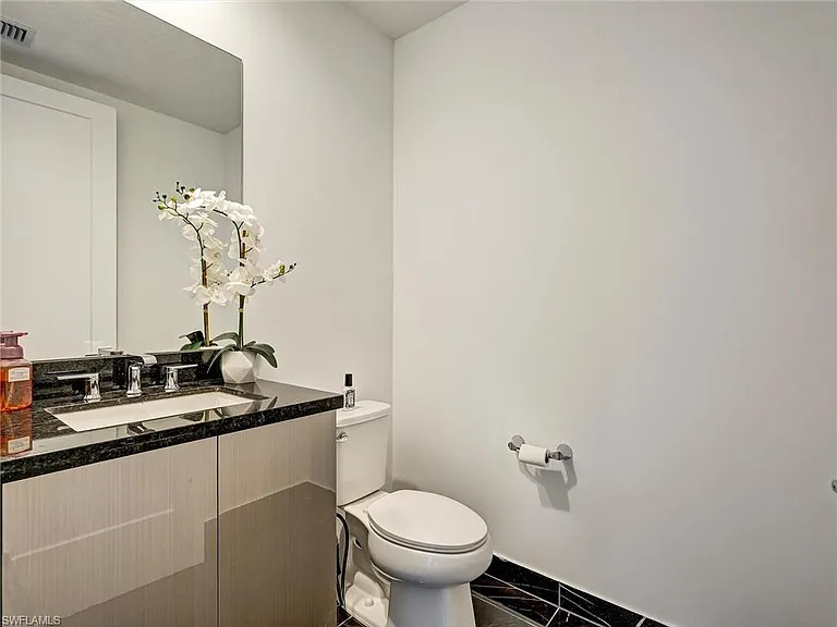 5126 Penella Ave — Photo 29