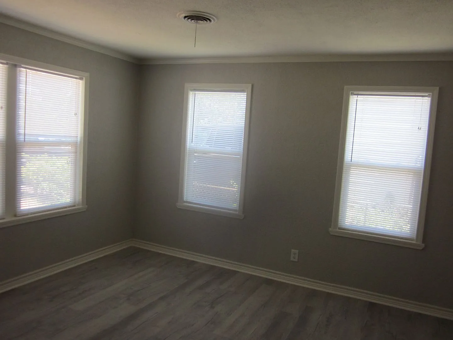 Rare 4 Bedroom — Photo 3