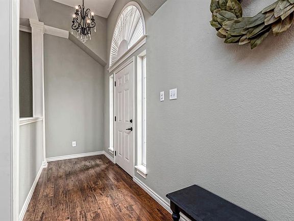 4th image of 15070 Golf Dr
