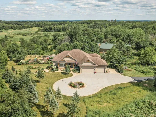 2711 44th St W, Webster, MN 55088