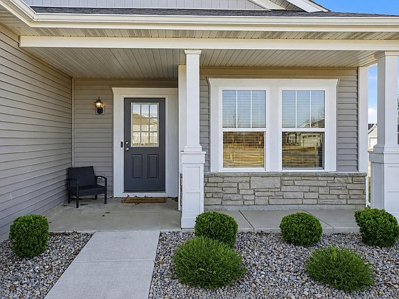 4th image of 12302 Ontario Pl
