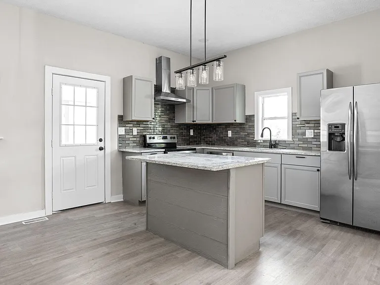 2919 Winthrop Ave — Photo 4