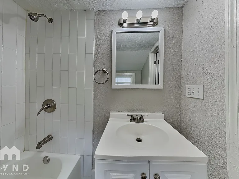 1218 Boyer St — Photo 9