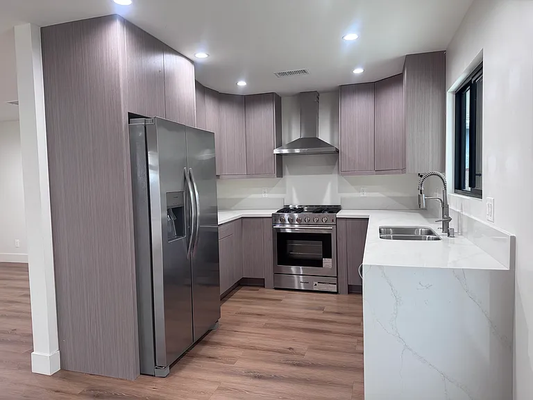 1512 N Keystone St — Photo 6