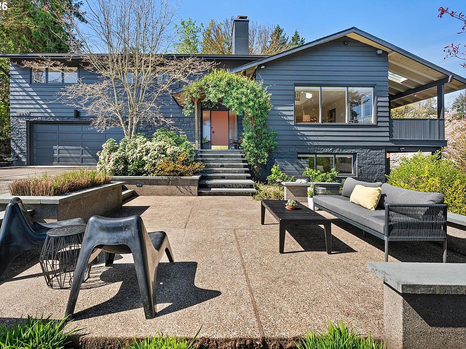 1st image of 2631 SW Sherwood Dr