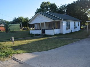 211 Broadway St, Lone Grove, OK 73443