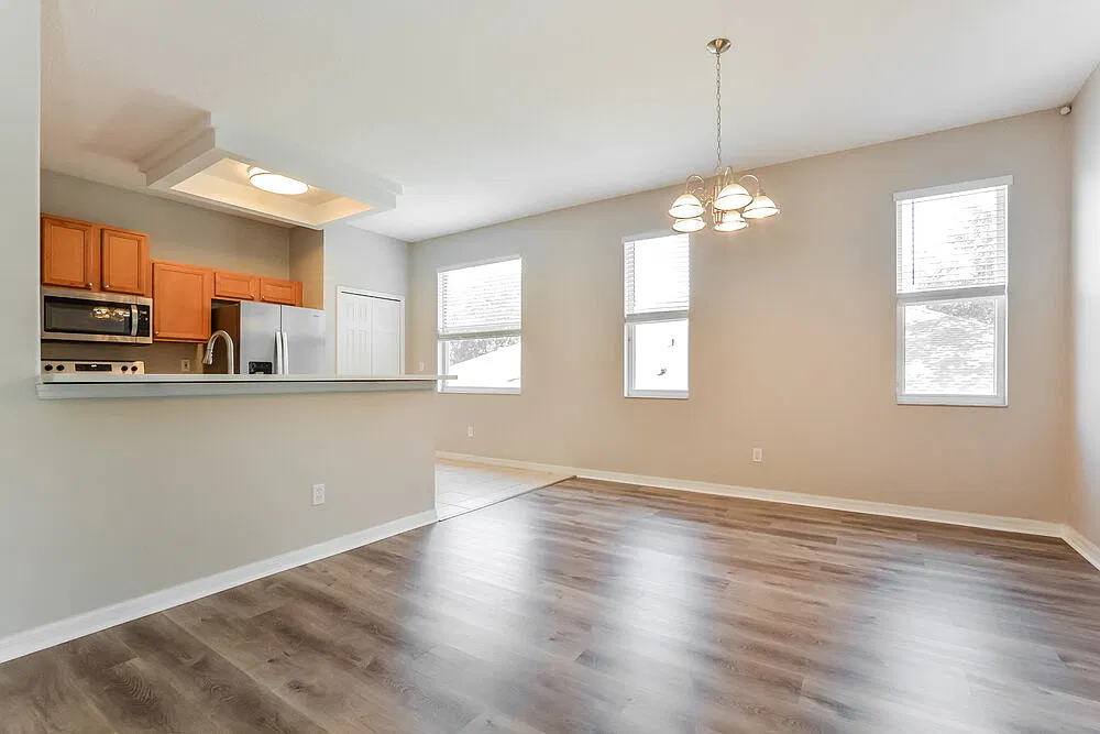 3 bed, 2.0 bath, 2162 sqft, $3,600 — Photo 4