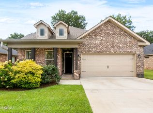 604 Legacy Park Dr, Perry, GA 31069