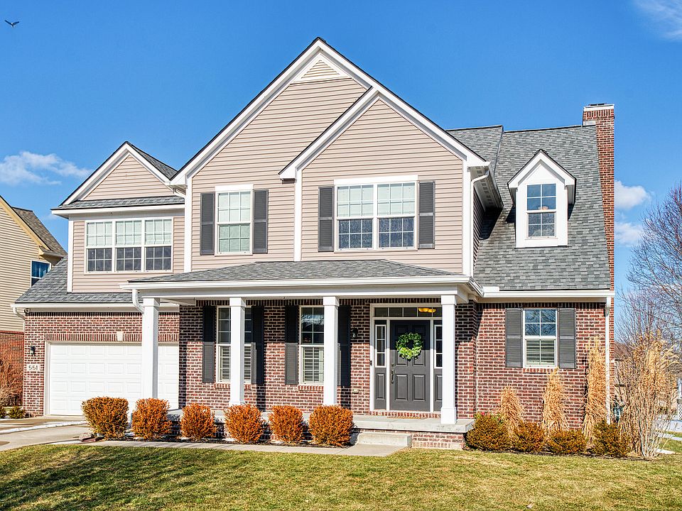 1st image of 551 Fairways Ln #102