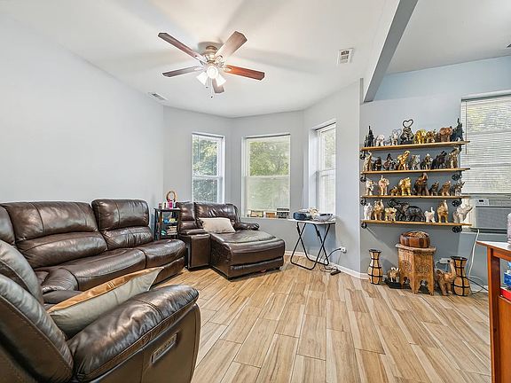 2nd image of 5412 S Wood St #2
