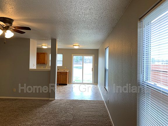 4th image of 1316 Ellington Dr