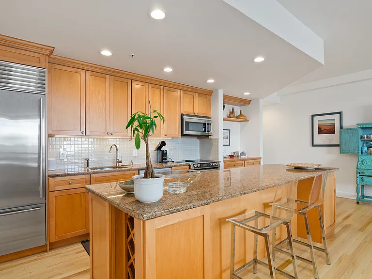 260 Dune Rd — Photo 6