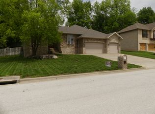 2927 W Nottingham St, Springfield, MO 65810