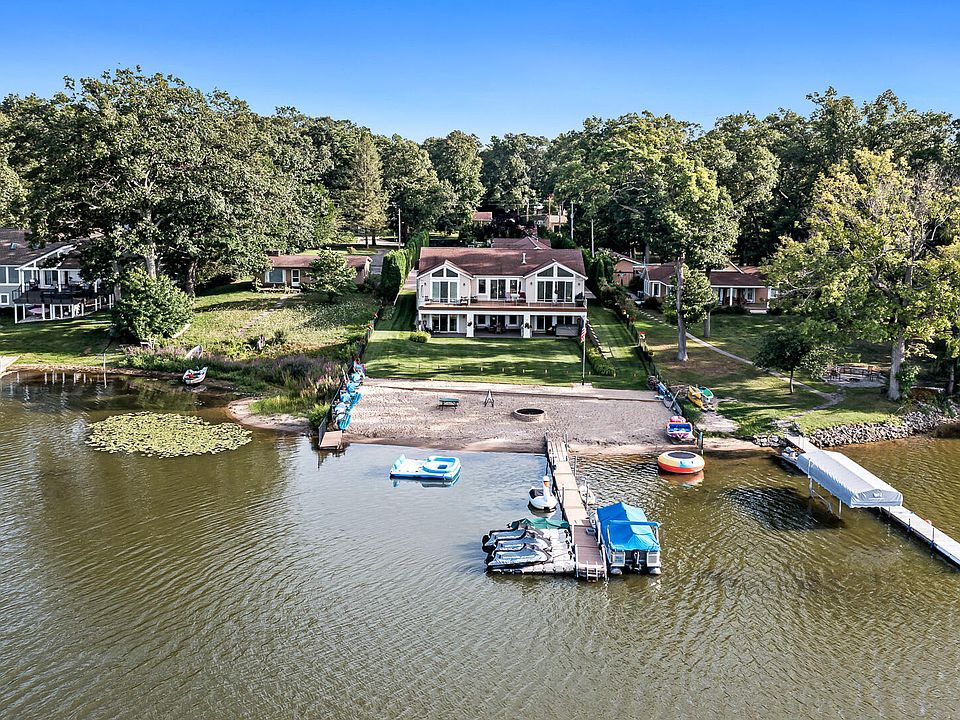 15877 Lake Ave, Grand Haven, MI 49417 Zillow