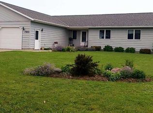780 Plum Ave, Windom, MN 56101