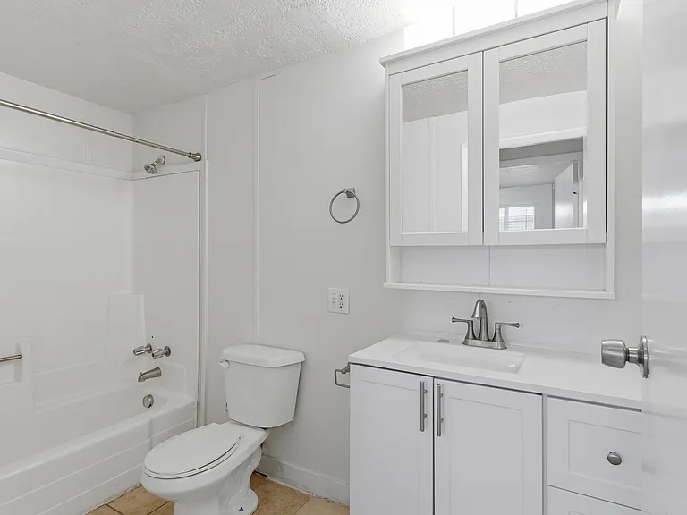 831 W Lennox St #6 — Photo 9