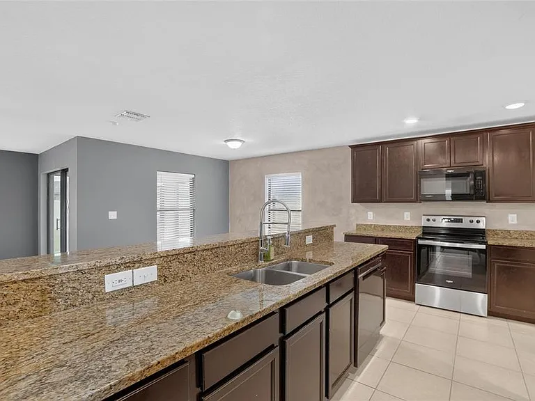 1115 Wynnmere Walk Ave — Photo 12