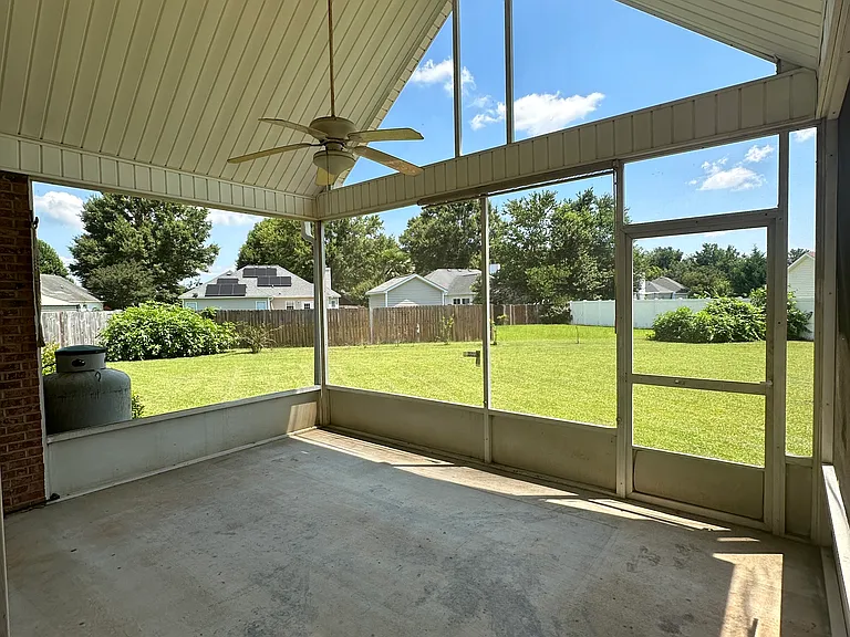104 Elderberry Ct — Photo 11