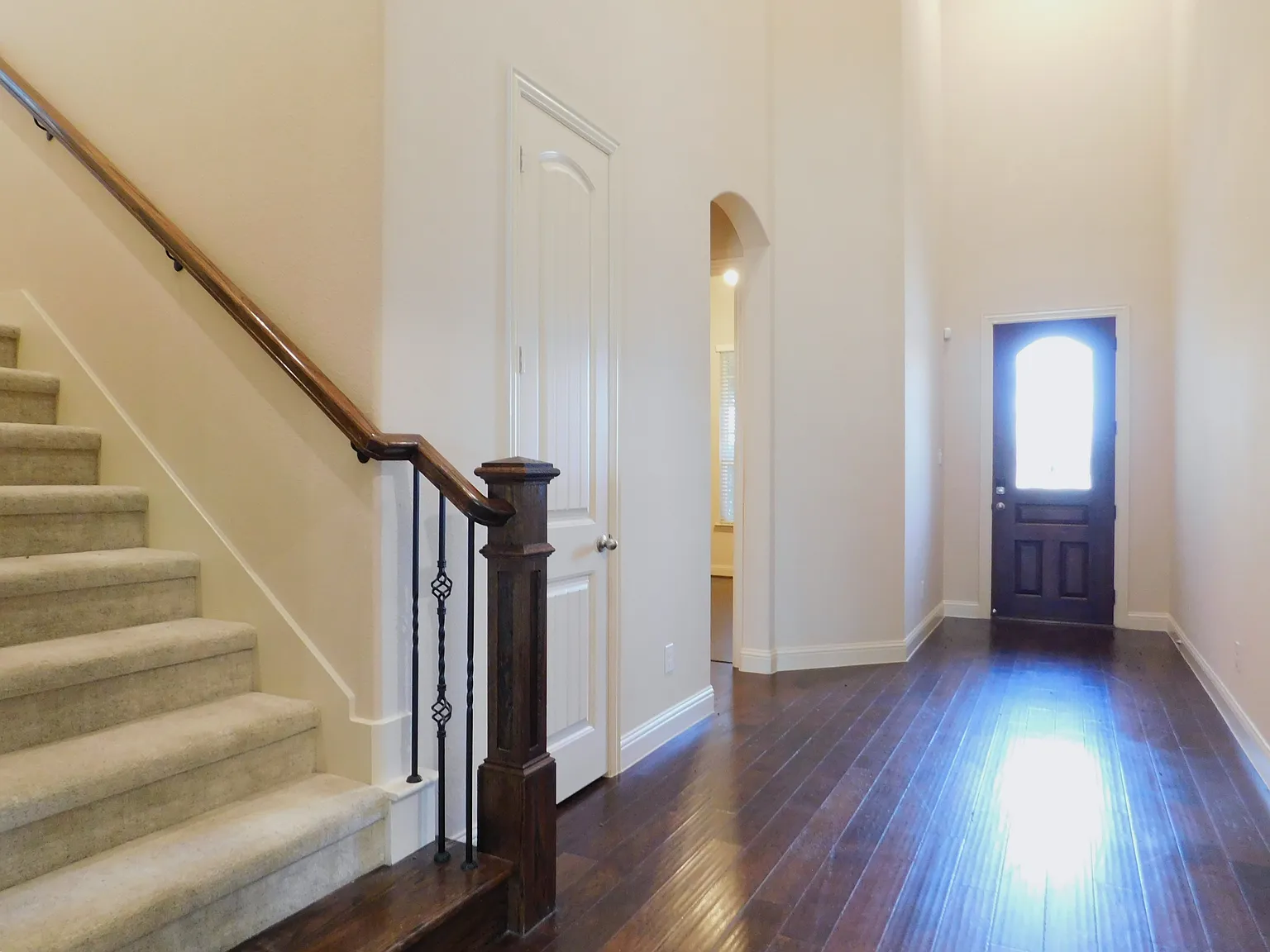 5 bed, 3508 sqft, $3,595 — Photo 4