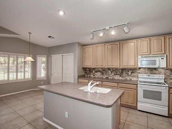 3rd image of 7450 W Aurora Dr