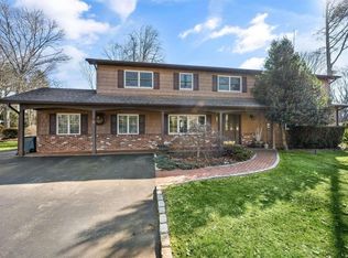 32 Delmar Ln, Commack, NY 11725