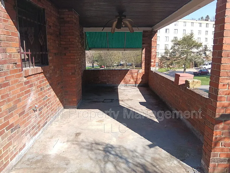 2 bed, 1.0 bath, 1180 sqft, $1,299 — Photo 4