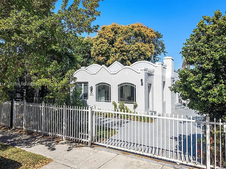 2231 SW 17th St — Photo 33