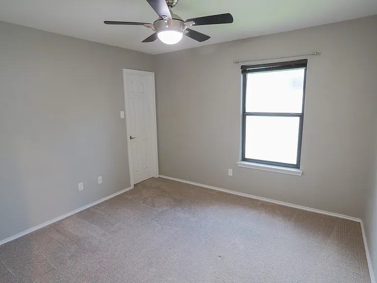 729 Green Pasture Dr — Photo 13