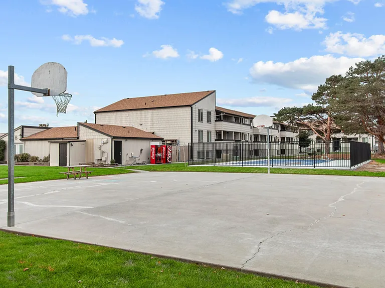 Brix Apartments — Photo 42
