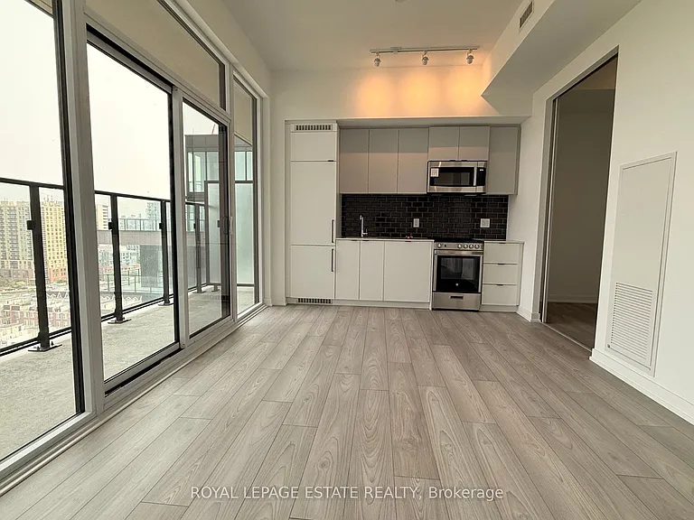 285 Dufferin St #1201 — Photo 11