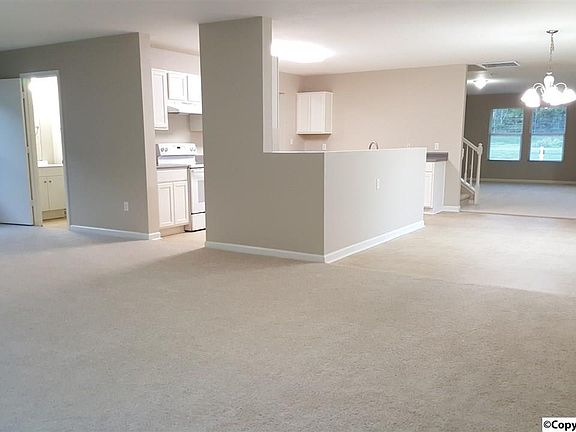 3rd image of 106 Whitestone Dr NE