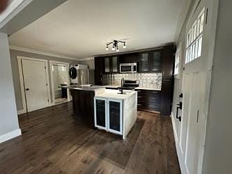 5th image of 45 Lake Dr #B