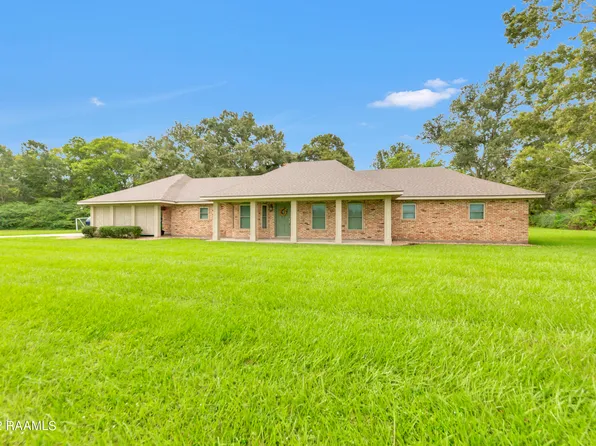 2930 Green Briar Ln, Abbeville, LA 70510