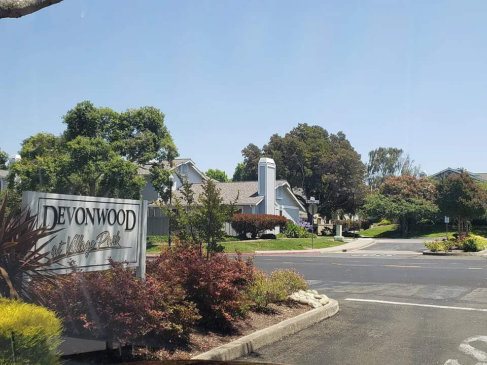 1208 Devonwood